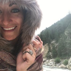 Meet your Posher, Carolyn